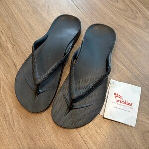 *NWT* Archie’s Arch Support Flop Flops